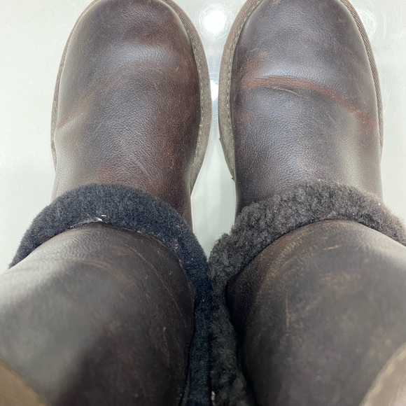 UGG Carter chocolate leather Sherpa lined boots size 6 - Picture 6 of 10